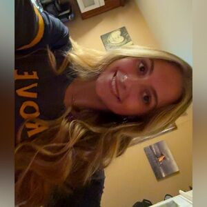 Meet your Posher, Araya